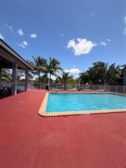 Building Photo - 7000 NW 173rd Dr