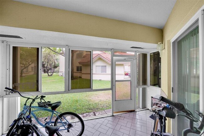 Building Photo - 9312 NW 9th Pl