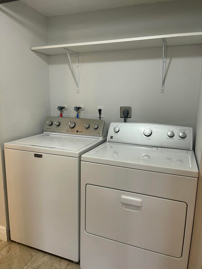 Building Photo - 7173 Orange Dr