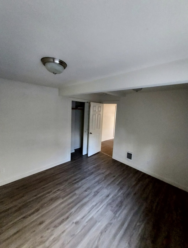 Building Photo - 325 N Jefferson St