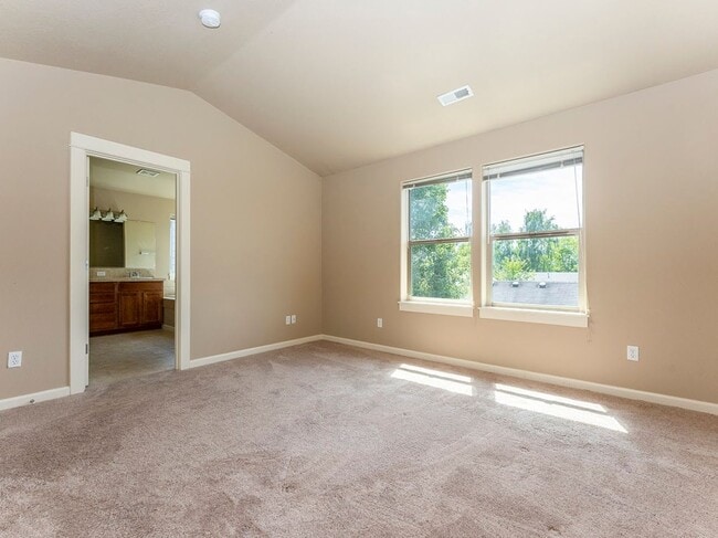 Building Photo - 20713 SW Sister Ln