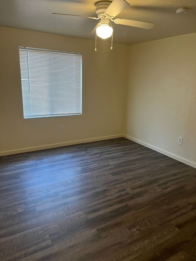 Building Photo - ***3 BEDROOM/1 BATHROOM IN PAULDEN***