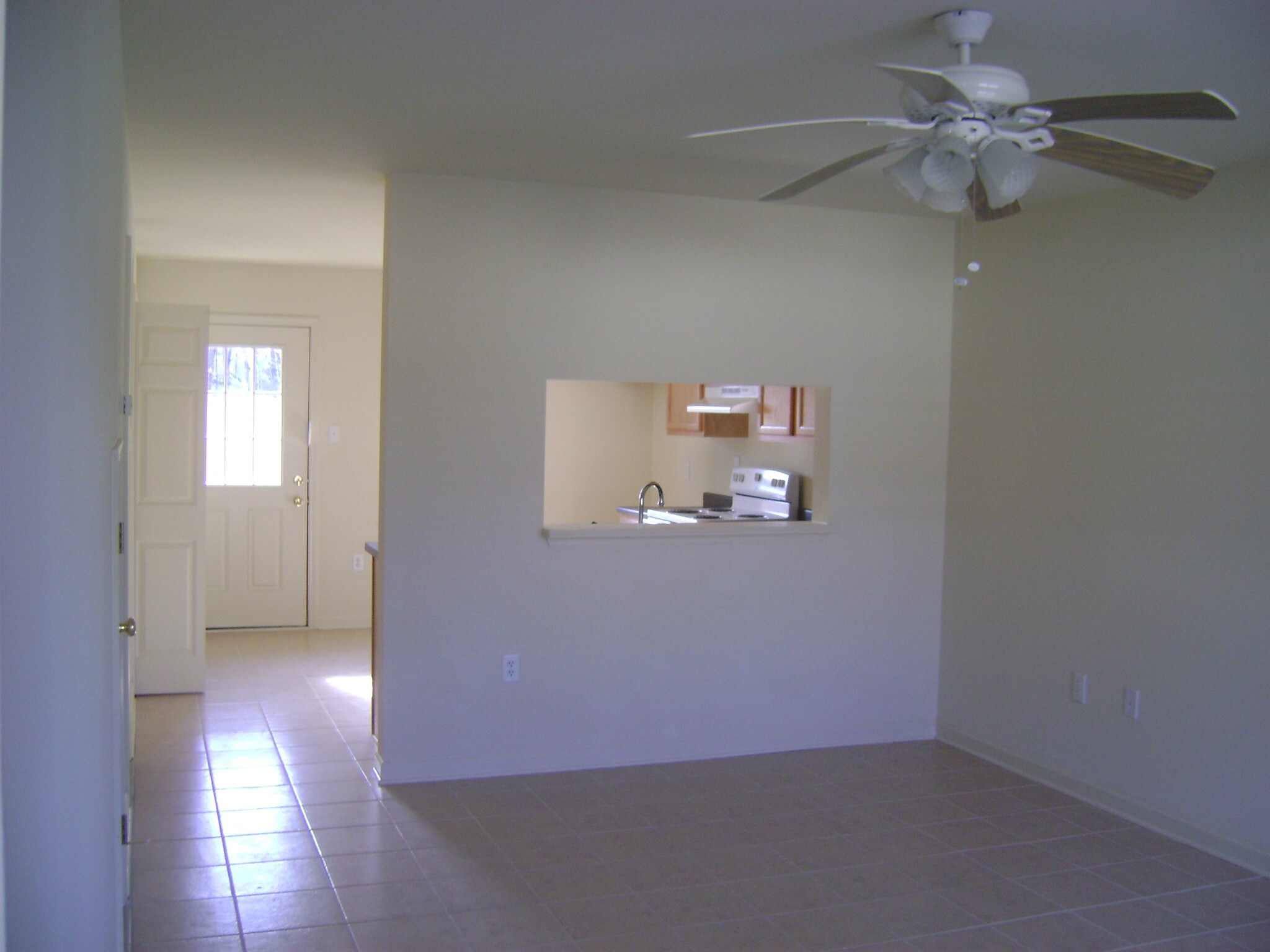 Building Photo - 43073 W Pleasant Ridge Rd