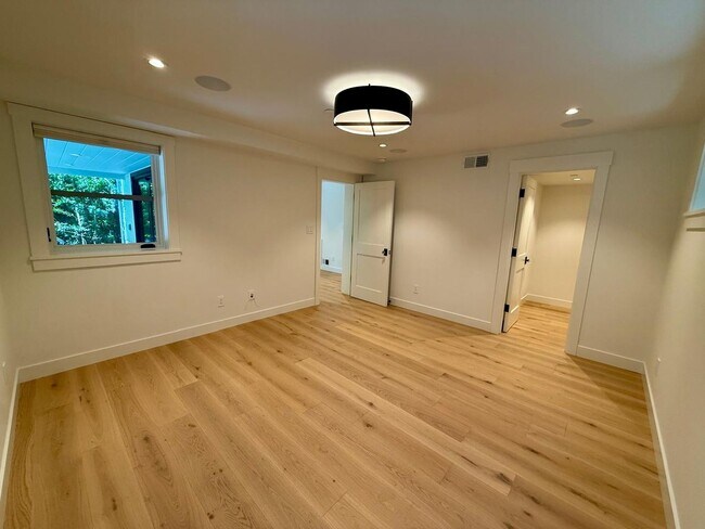 Building Photo - 5 Monte Vista Ave