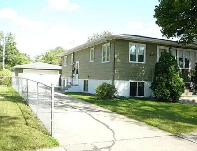 Building Photo - 1610 16th St S