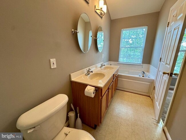 Building Photo - 74 Harbour Heights Dr