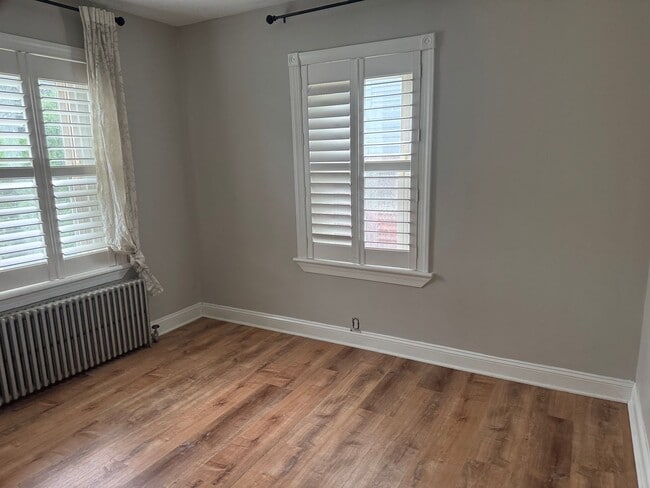 Building Photo - Beautiful Conshohocken 3 Bedroom 1 bath Ca...