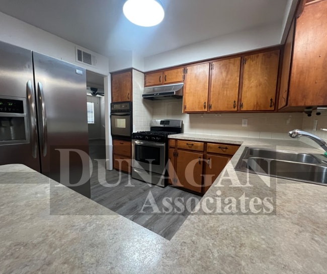 Building Photo - OPEN HOUSE ON 10/17 @ 2:25! Call us today ...