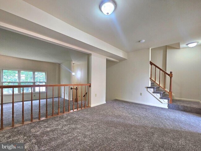 Building Photo - 4719 Gainsborough Dr