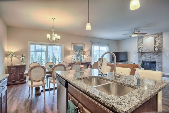Building Photo - 3/BR luxury carriage home for rent