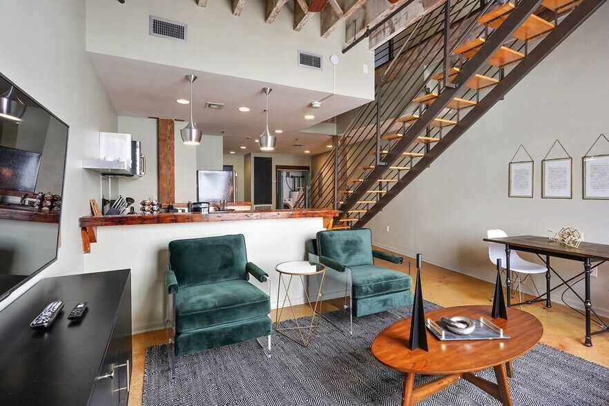 Building Photo - 1041 Constance St