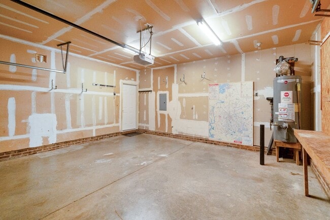 Building Photo - Charming 3 bed 2.5 bath Home in Huntersville!