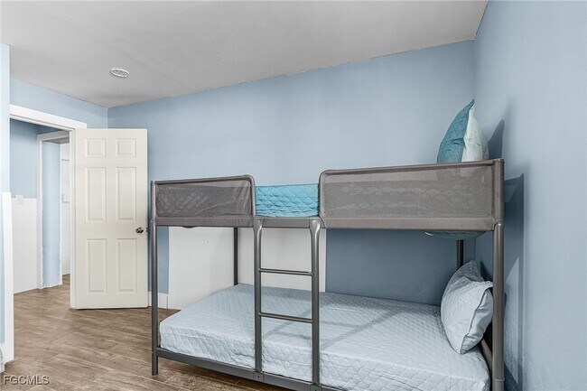 Building Photo - 135 Delmar Ave