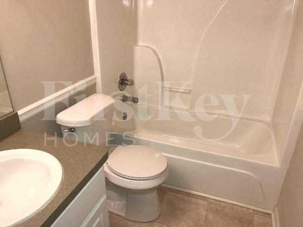 Building Photo - 20 Stephens Way