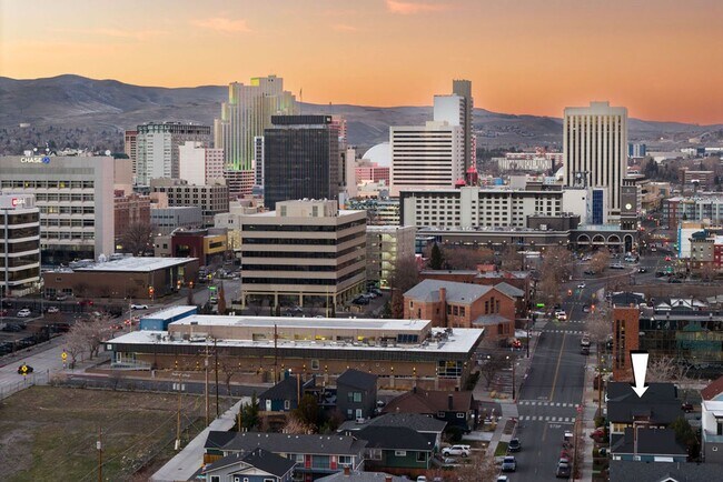 Building Photo - Contemporary Dual Level MidTown Bungalow with Balcony & Garage!