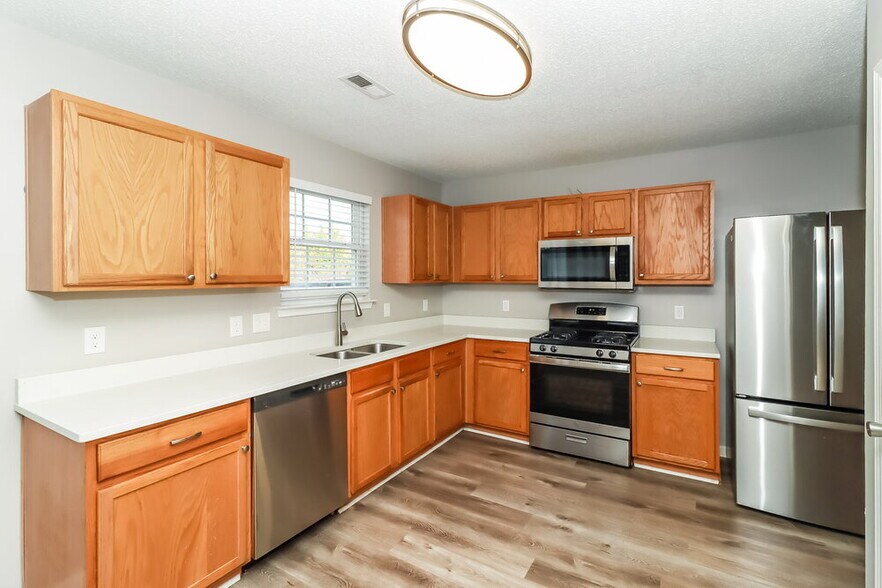 Building Photo - 12041 Serenade Ct