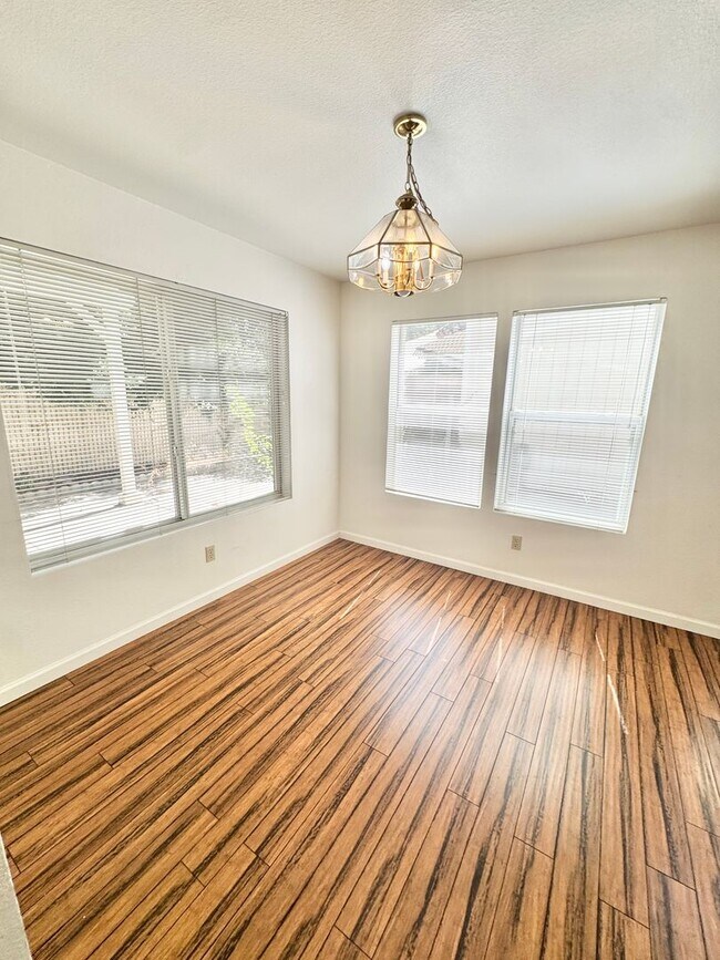 Building Photo - 310 Brightstone Cir