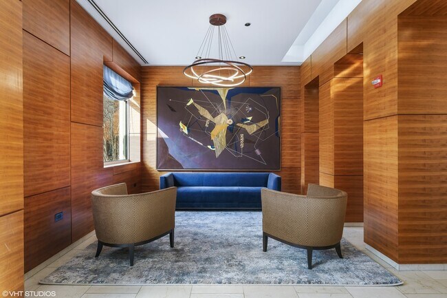 Lobby - 1629 S Prairie Ave