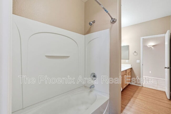 Building Photo - 310 Mountain View Rd