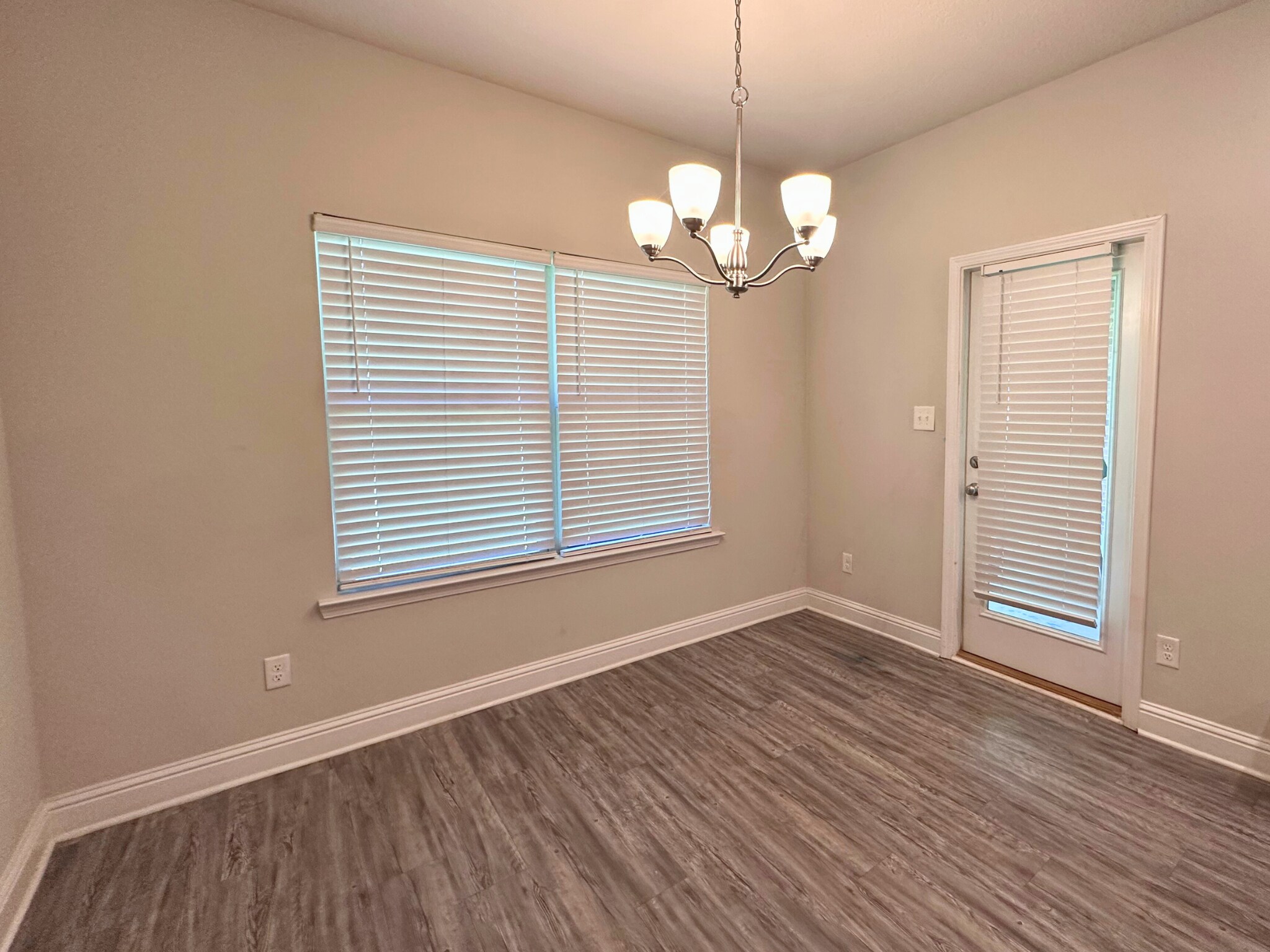 Building Photo - 11464 Oak Alley Dr S