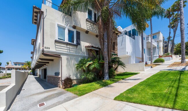 Primary Photo - LUXURIOUS-CONTEMPORARY TOWNHOUSE W/ AMAZIN...