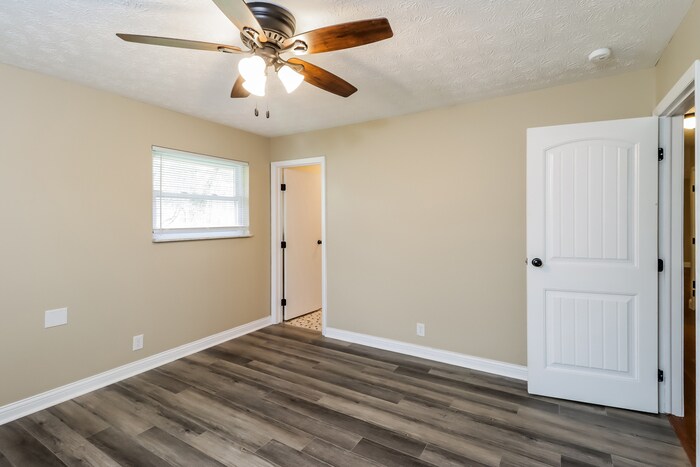 Building Photo - 5348 Dee Alva Dr