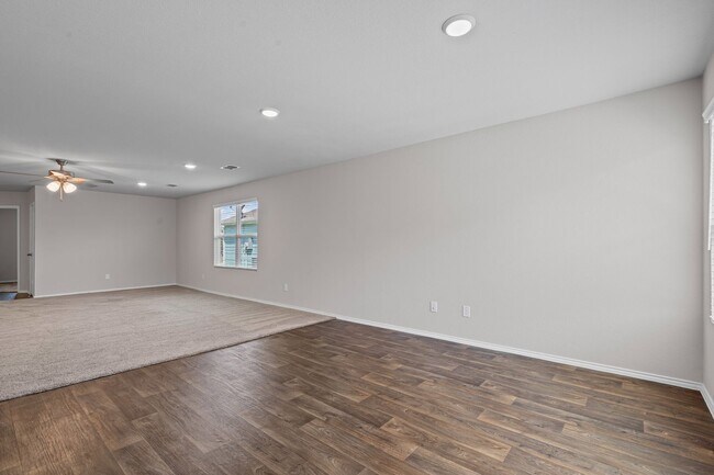 Building Photo - Craftsman in Cleburne