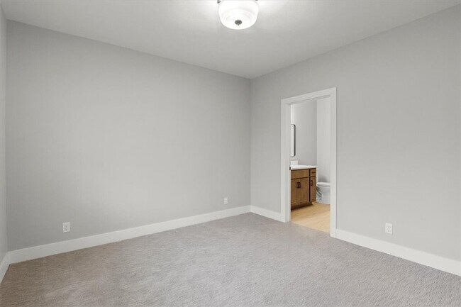 Building Photo - 1155 Marina Pkwy