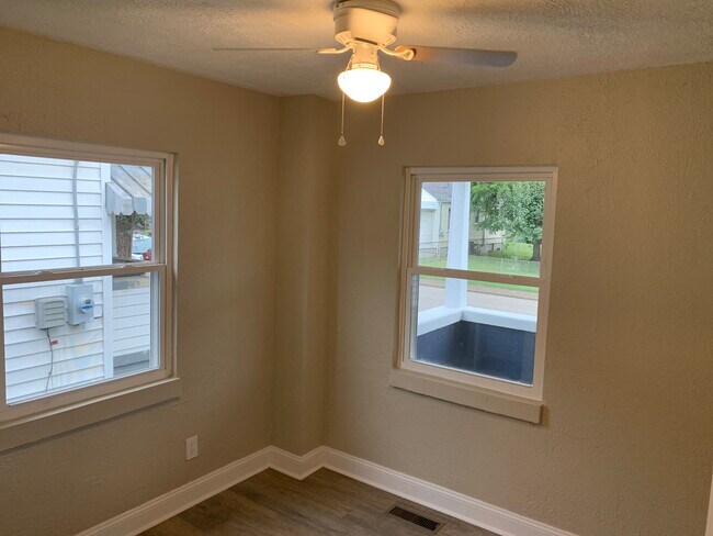 Building Photo - 4815 Ohio St