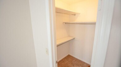 Building Photo - Gorgeous home ready to move in!
