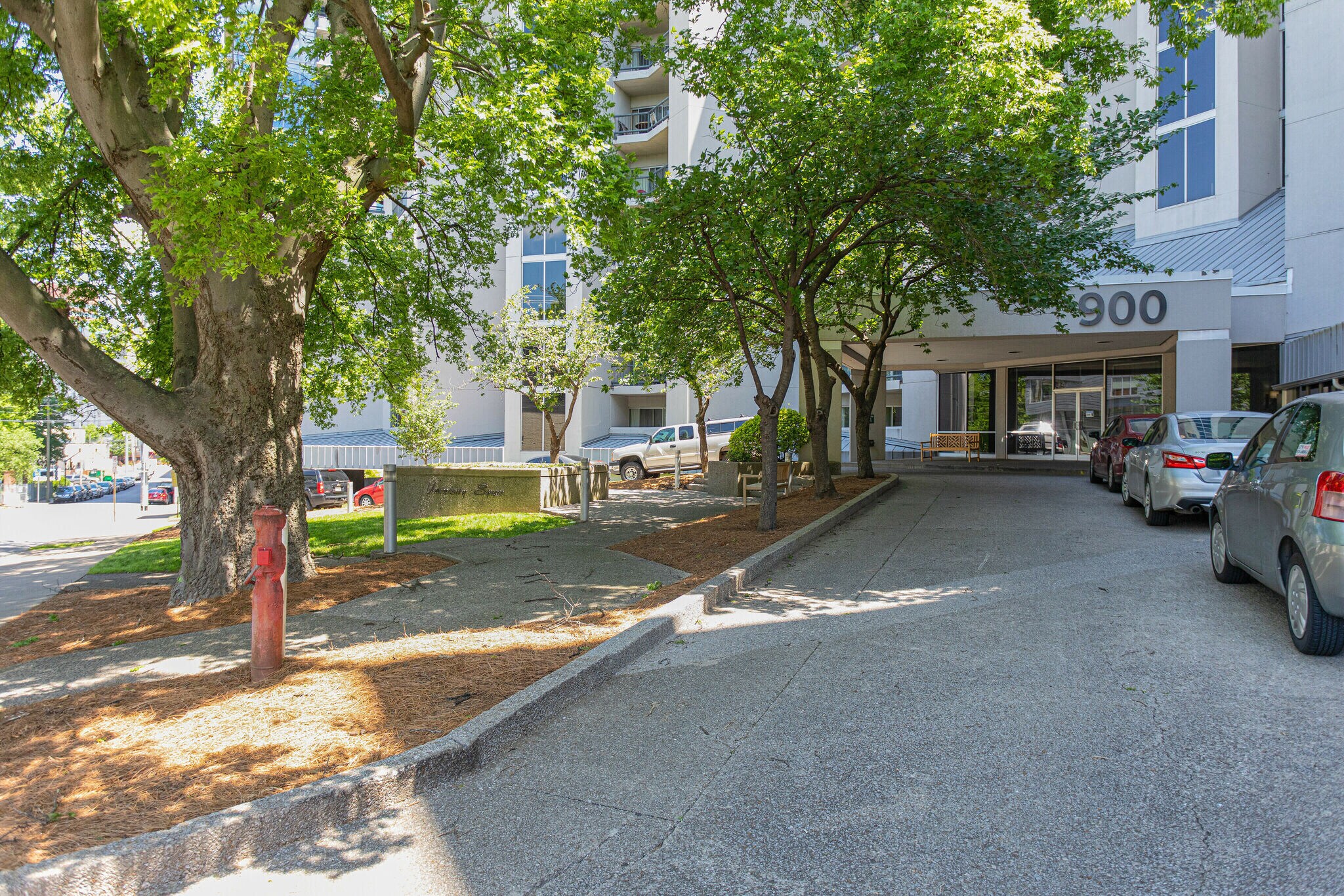 Building Photo - 900 19th Ave S