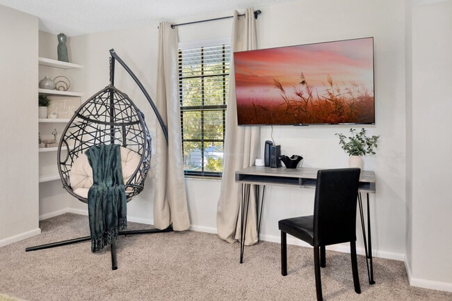 Building Photo - 1679 Tampa Rd