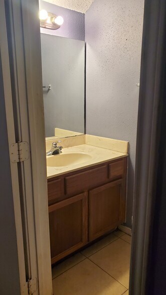 Half Bath - 15610 Weldon Dr