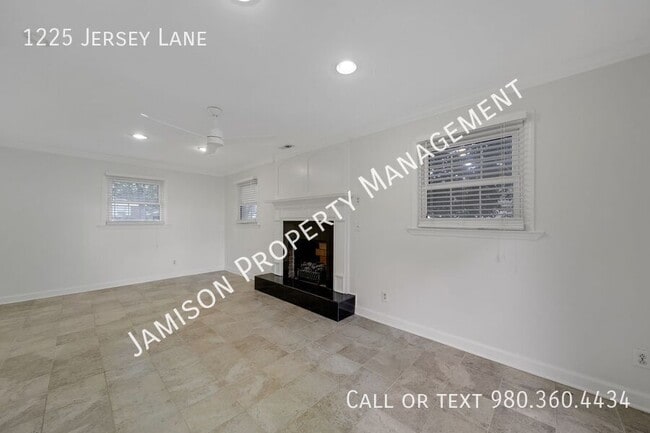 Building Photo - 1225 Jersey Ln