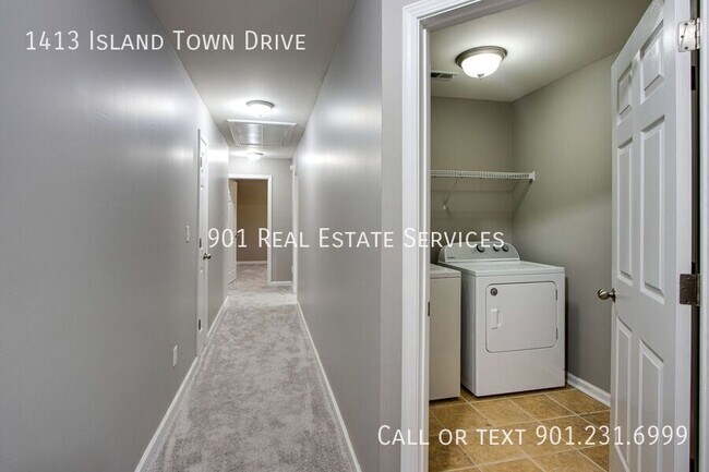 Building Photo - 1413 Island Town Dr