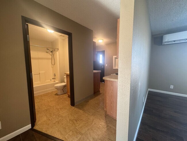 Building Photo - 22474-224D2 Restful Ln