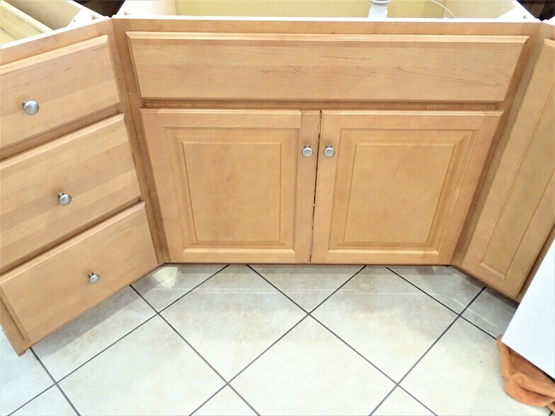 Building Photo - 712 Lincoln Gardens Rd