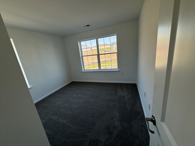 Building Photo - 3211 Ventura Drive - Valley View Building 32