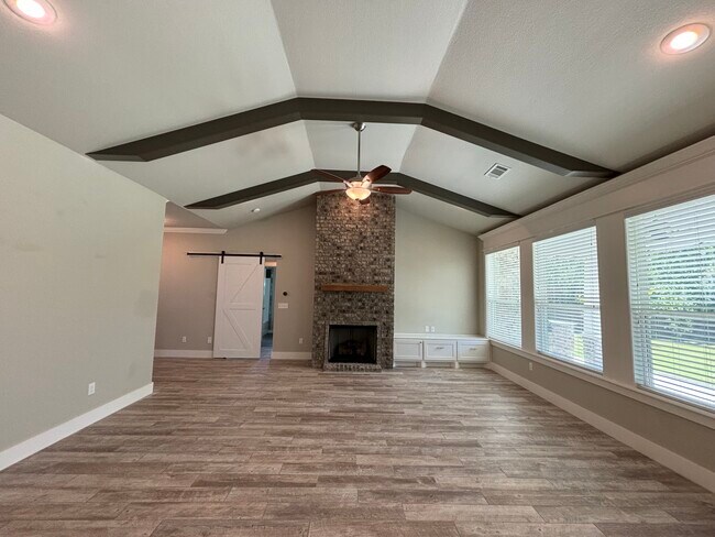 Building Photo - 5802 W Redbud St