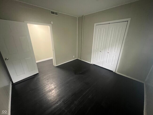 Building Photo - 210 Whitlock Ave