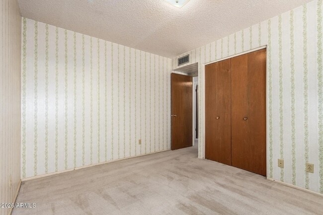 Building Photo - 650 E Malibu Dr