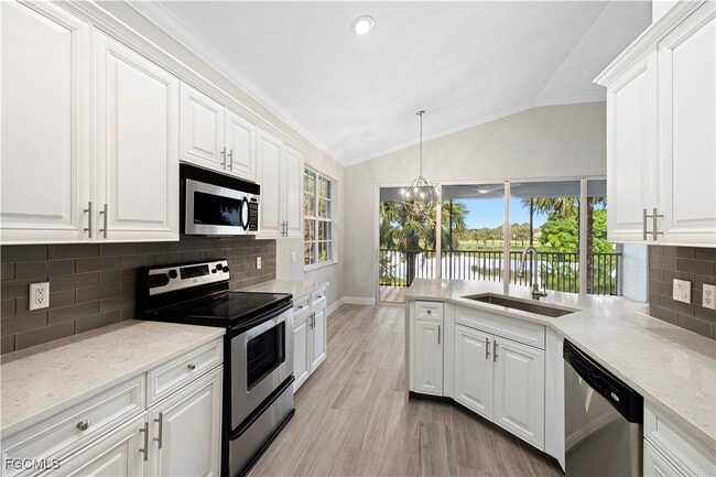 Building Photo - 10392 Autumn Breeze Dr