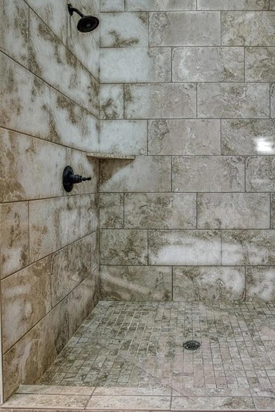 Building Photo - 807 Venice Ct