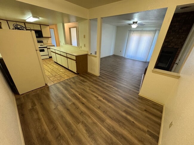 Building Photo - 2 bedroom one bath at Cedar Hills in Ozark...