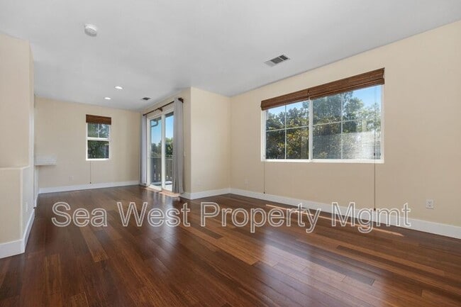Building Photo - 6148 Paseo Granito