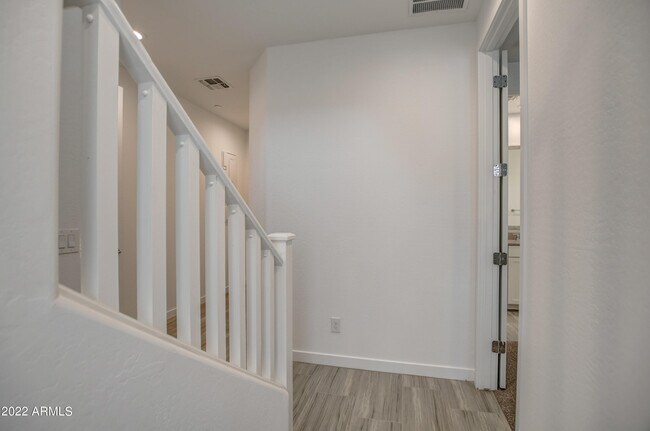 Building Photo - 4655 S Vapor