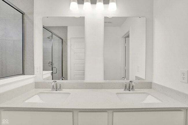 Building Photo - 4927 Gilet Dr