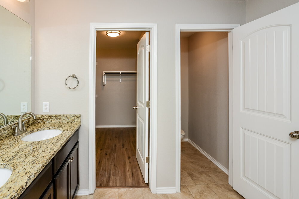 Building Photo - 8850 Belgian Falls