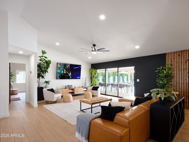 Building Photo - 15218 N 61st St