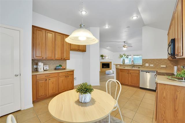 Building Photo - 2309 Trickling Creek Dr